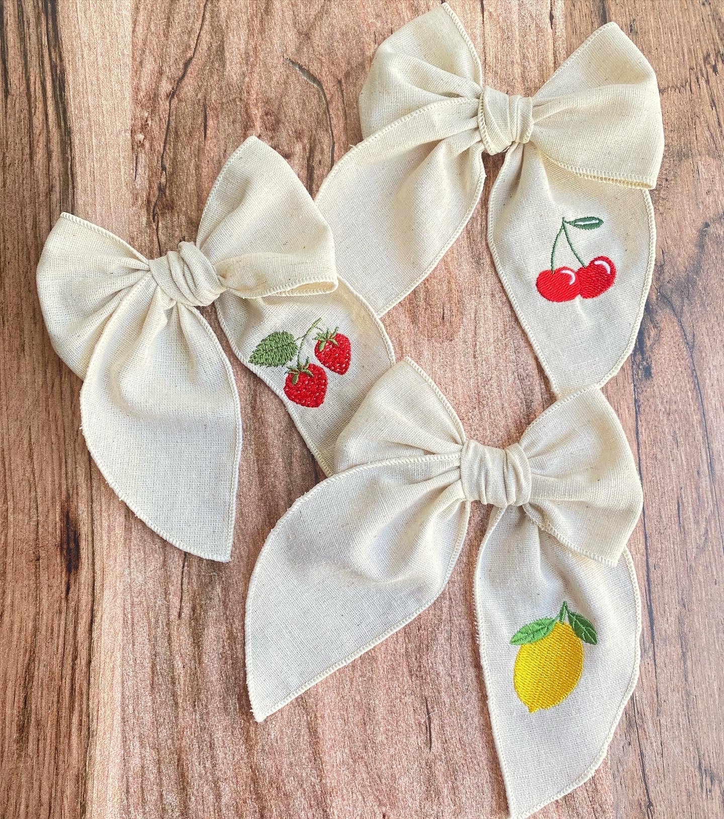 Fruit trio bow set