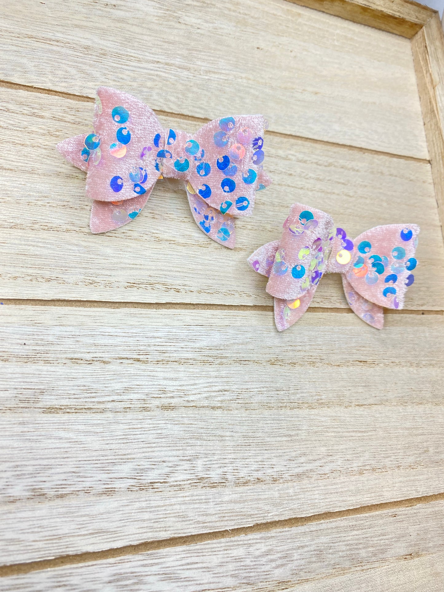 Sequins piggy bow