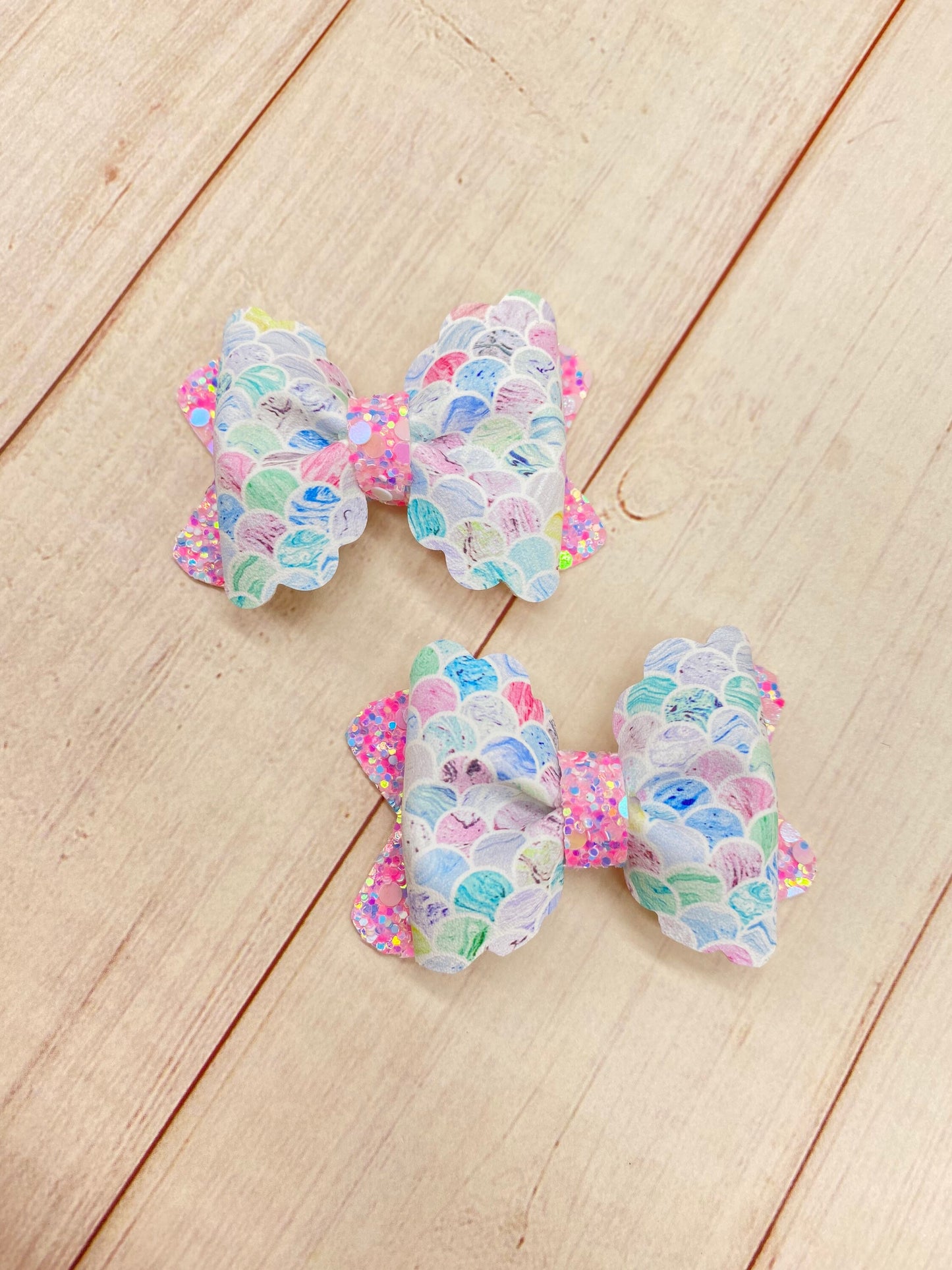 2.5” Mermaid Scale piggy bows