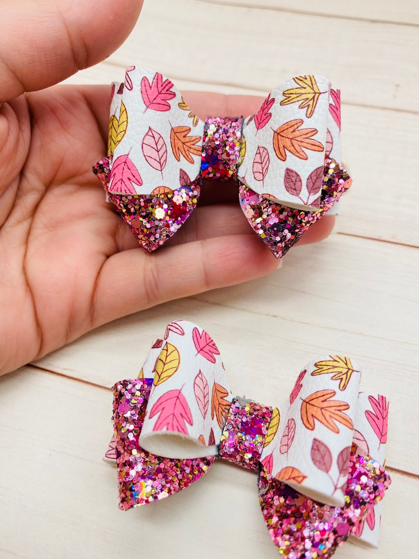 Leaf piggy  hair bows