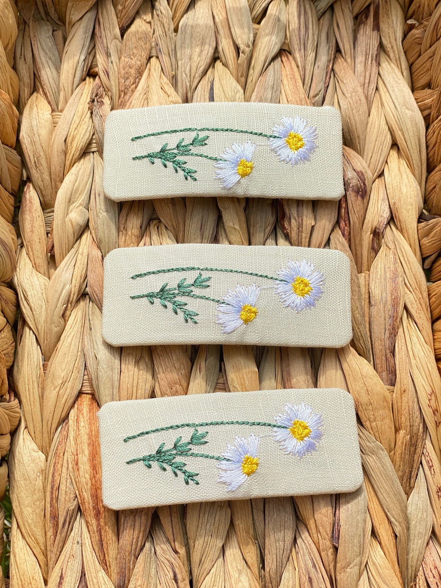 Embroidery snap clip