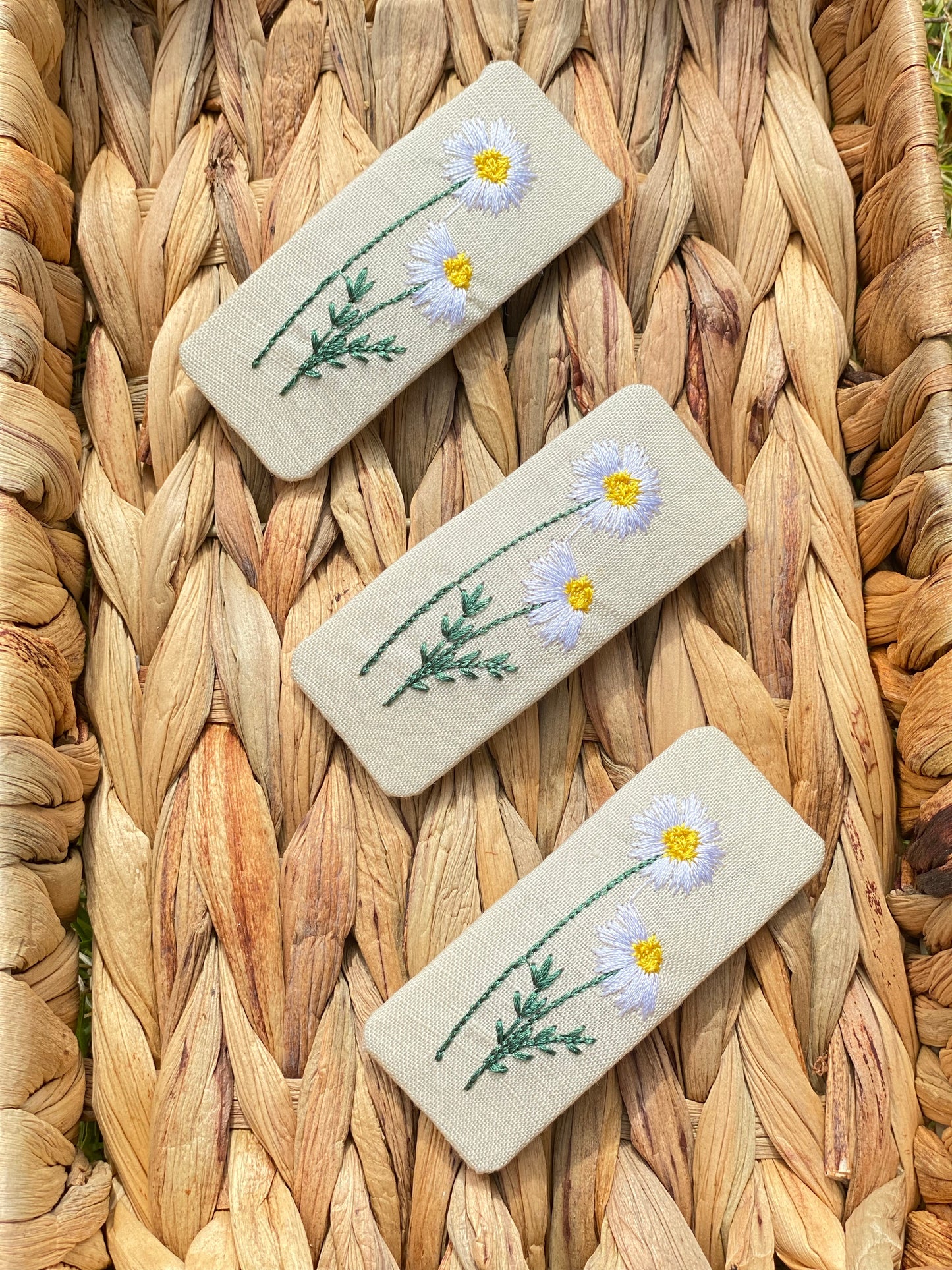 Embroidery snap clip