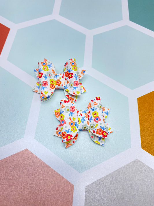 Summer flowers piggy