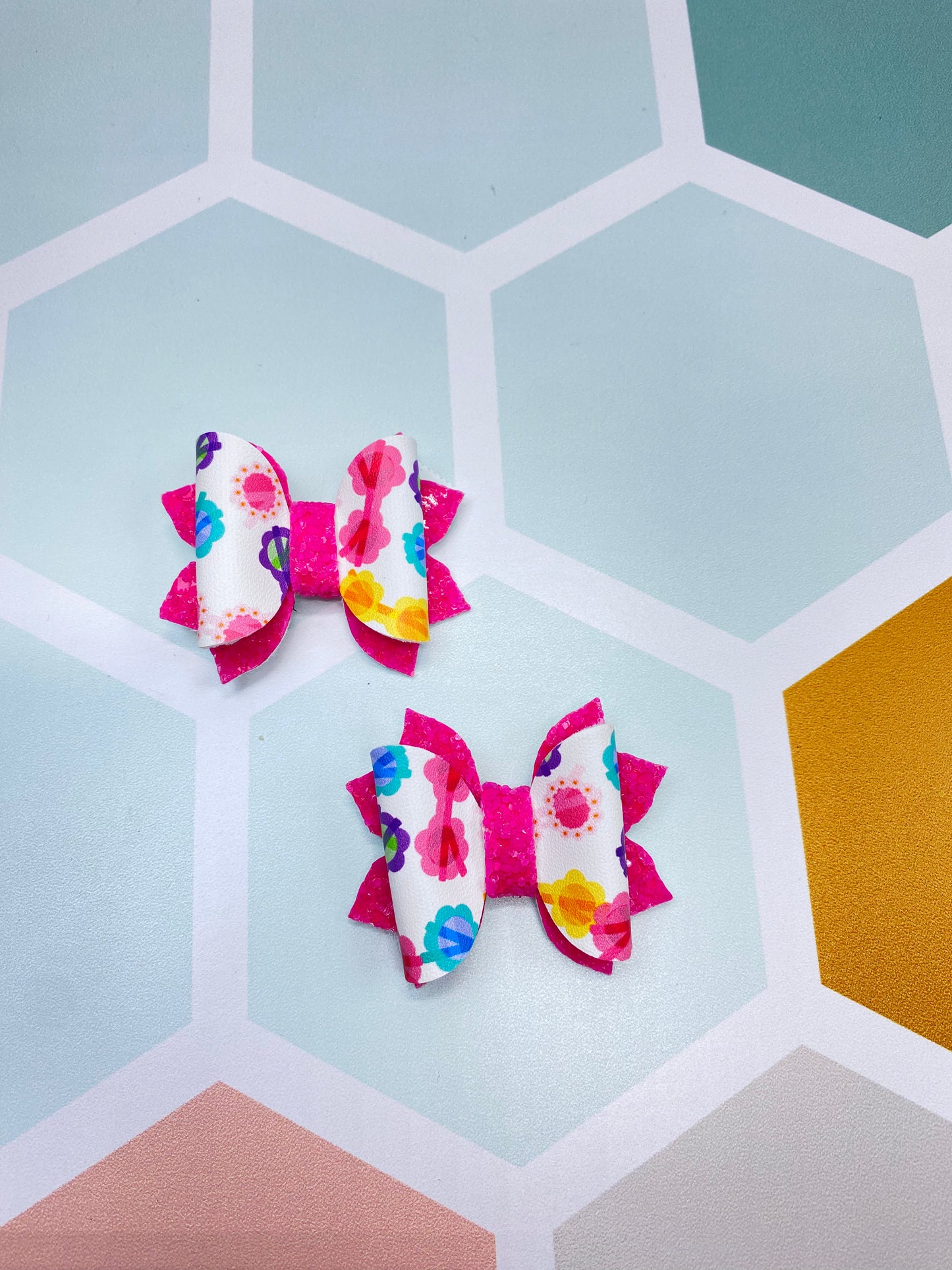 Pink sunglasses piggy