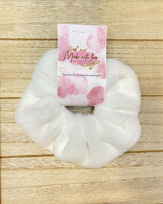 White faux fur scrunchie