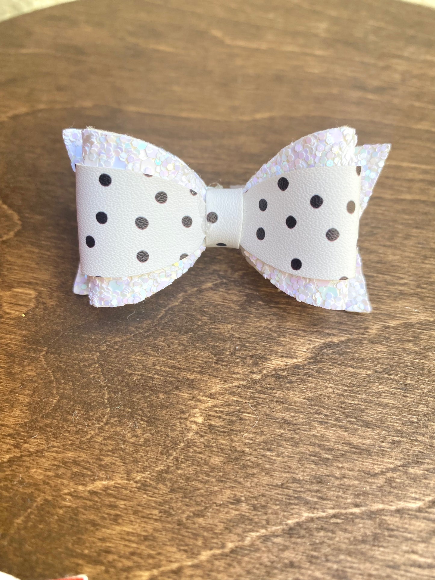 Black dot bow