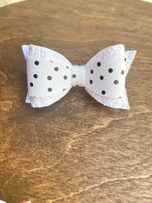 Black dot bow